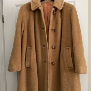 Vintage beige fur coat 70% wool